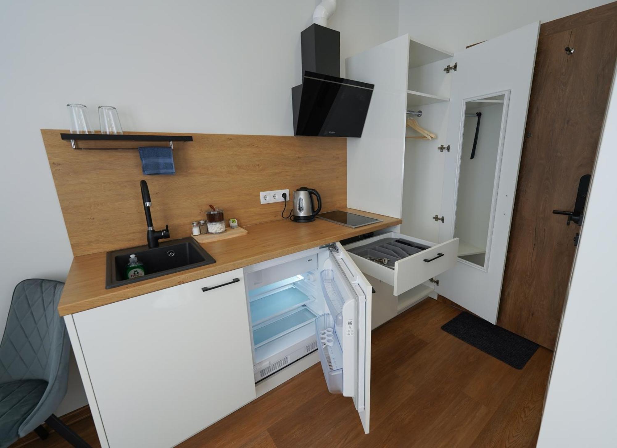 Amber Light Self-Check-In Apartments Каунас Экстерьер фото