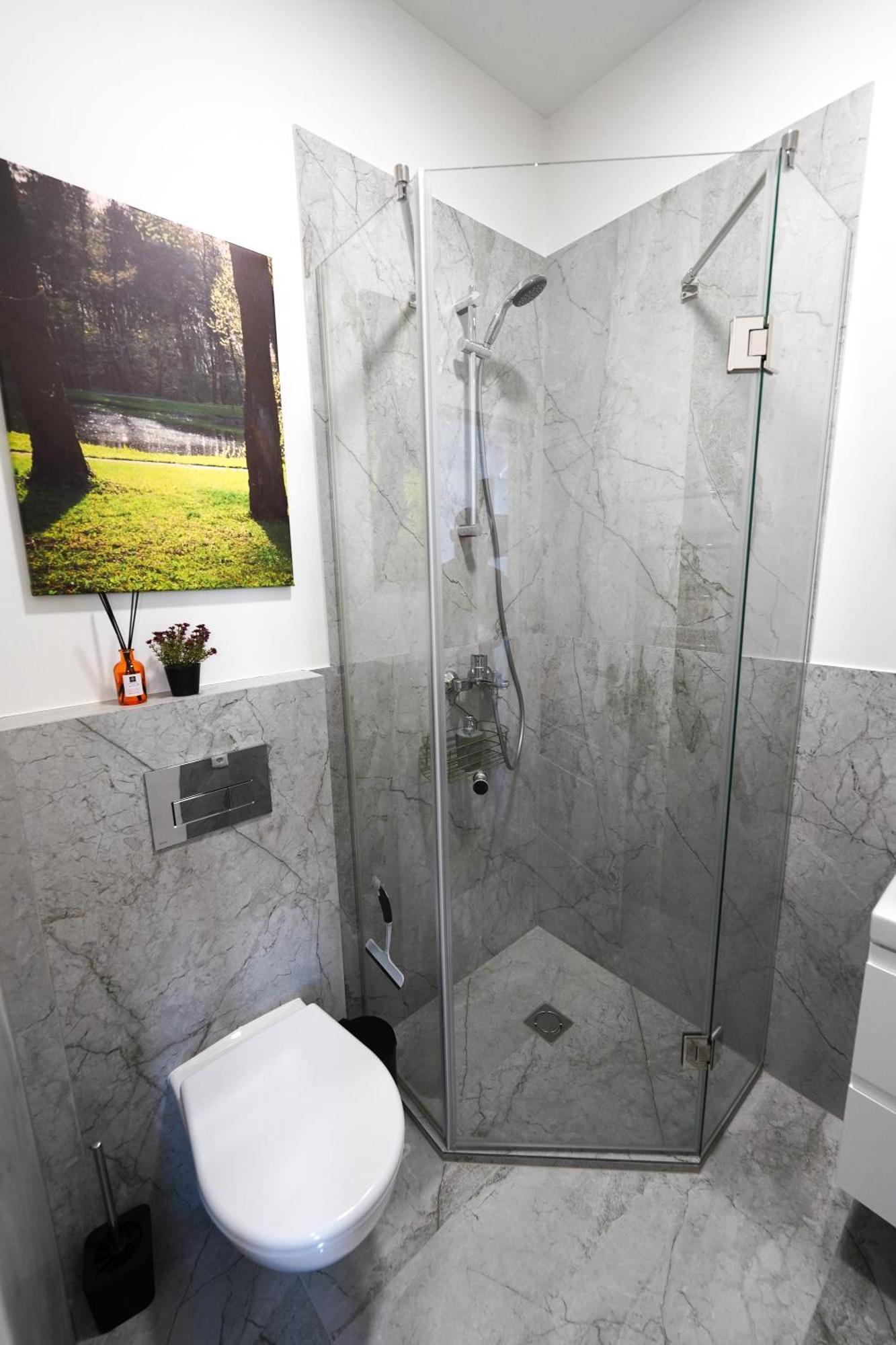 Amber Light Self-Check-In Apartments Каунас Экстерьер фото