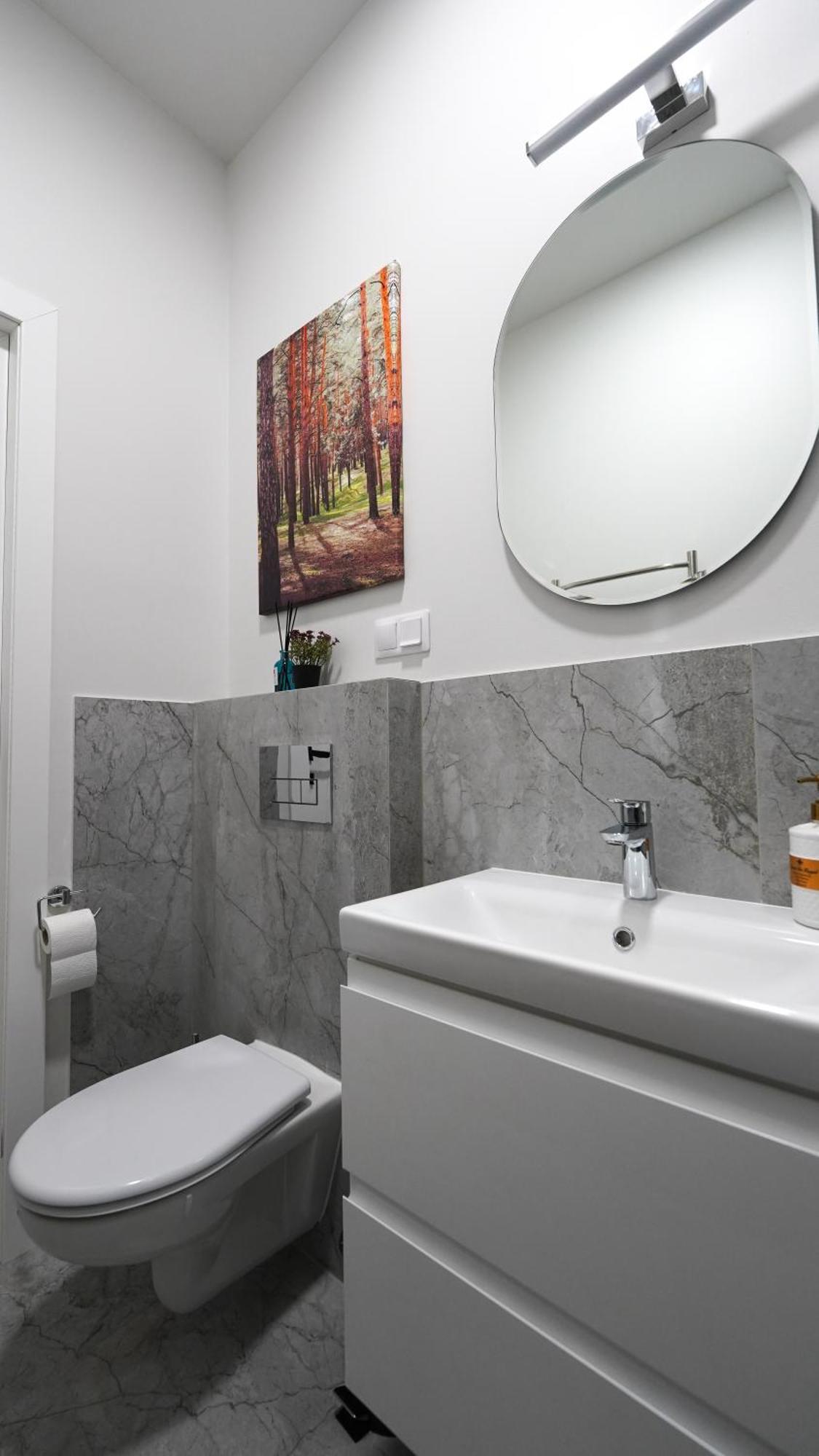 Amber Light Self-Check-In Apartments Каунас Экстерьер фото