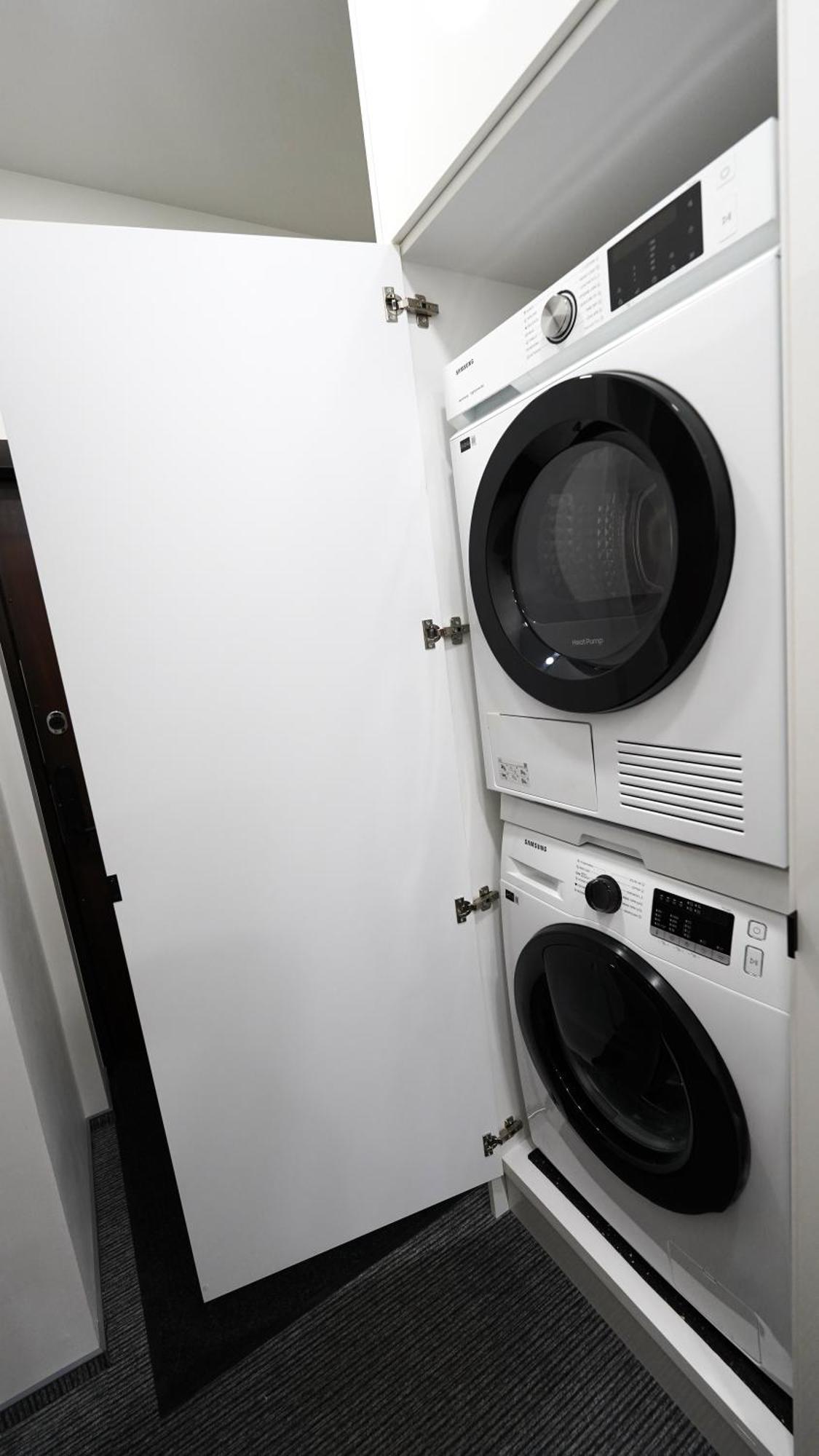 Amber Light Self-Check-In Apartments Каунас Экстерьер фото